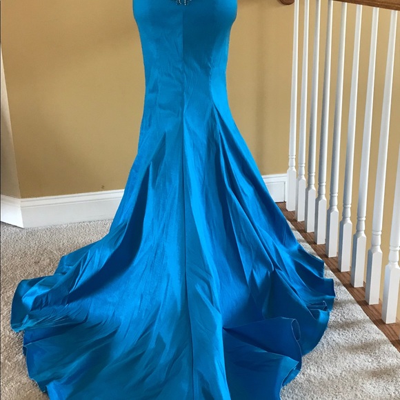 Electric blue Mac Duggal size 2 trumpet gown - Picture 4 of 4